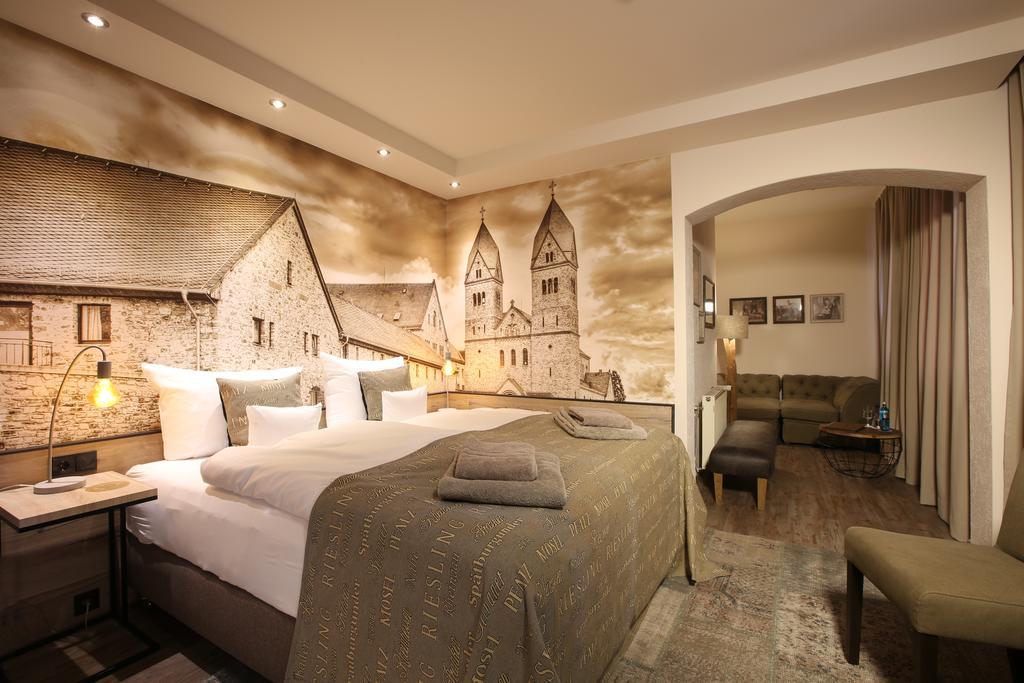 Naegler'S Fine Lounge Hotel 厄斯特里希·温克尔 外观 照片