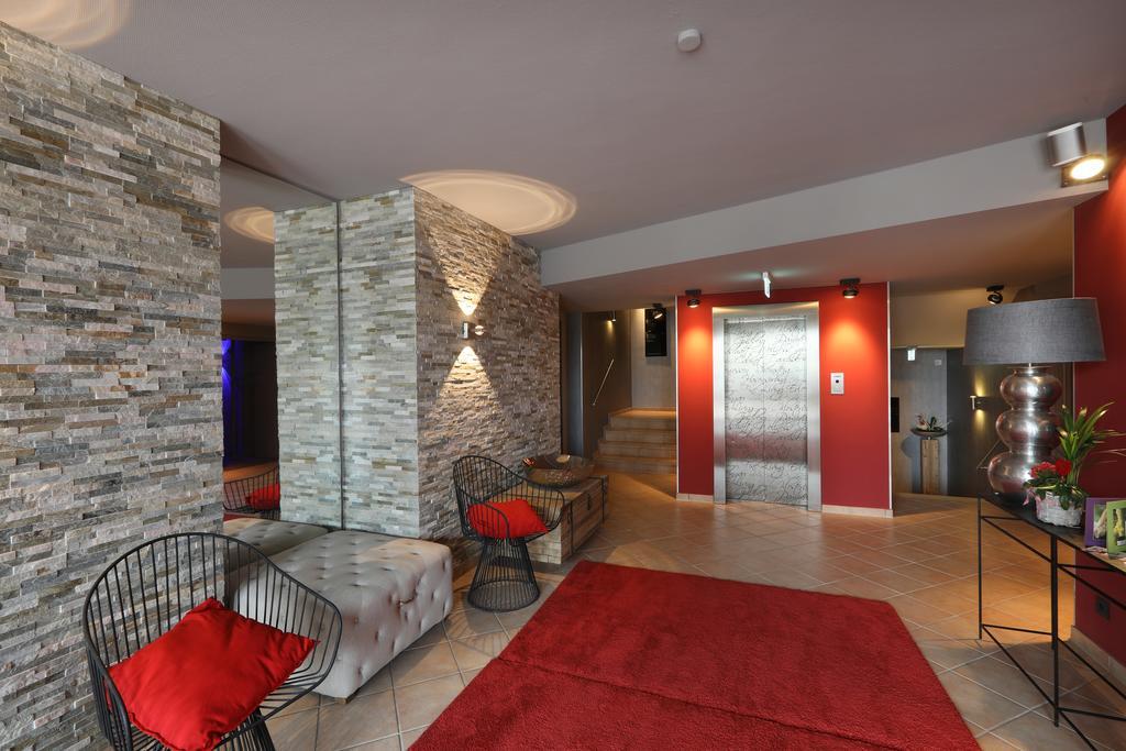 Naegler'S Fine Lounge Hotel 厄斯特里希·温克尔 外观 照片